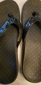 Vionic flip flops